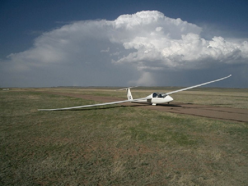 Duo Discus and thunderstorm at Owl Canyon Gliderport
